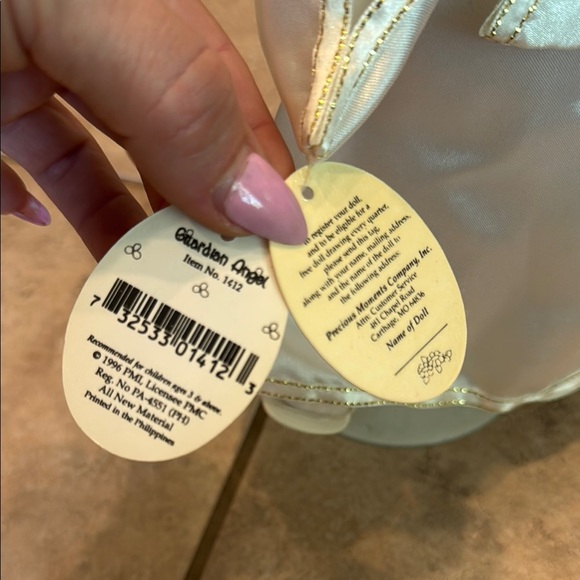 Precious Moments Guardian Angel with Clasped Hands - Picture 3 of 4